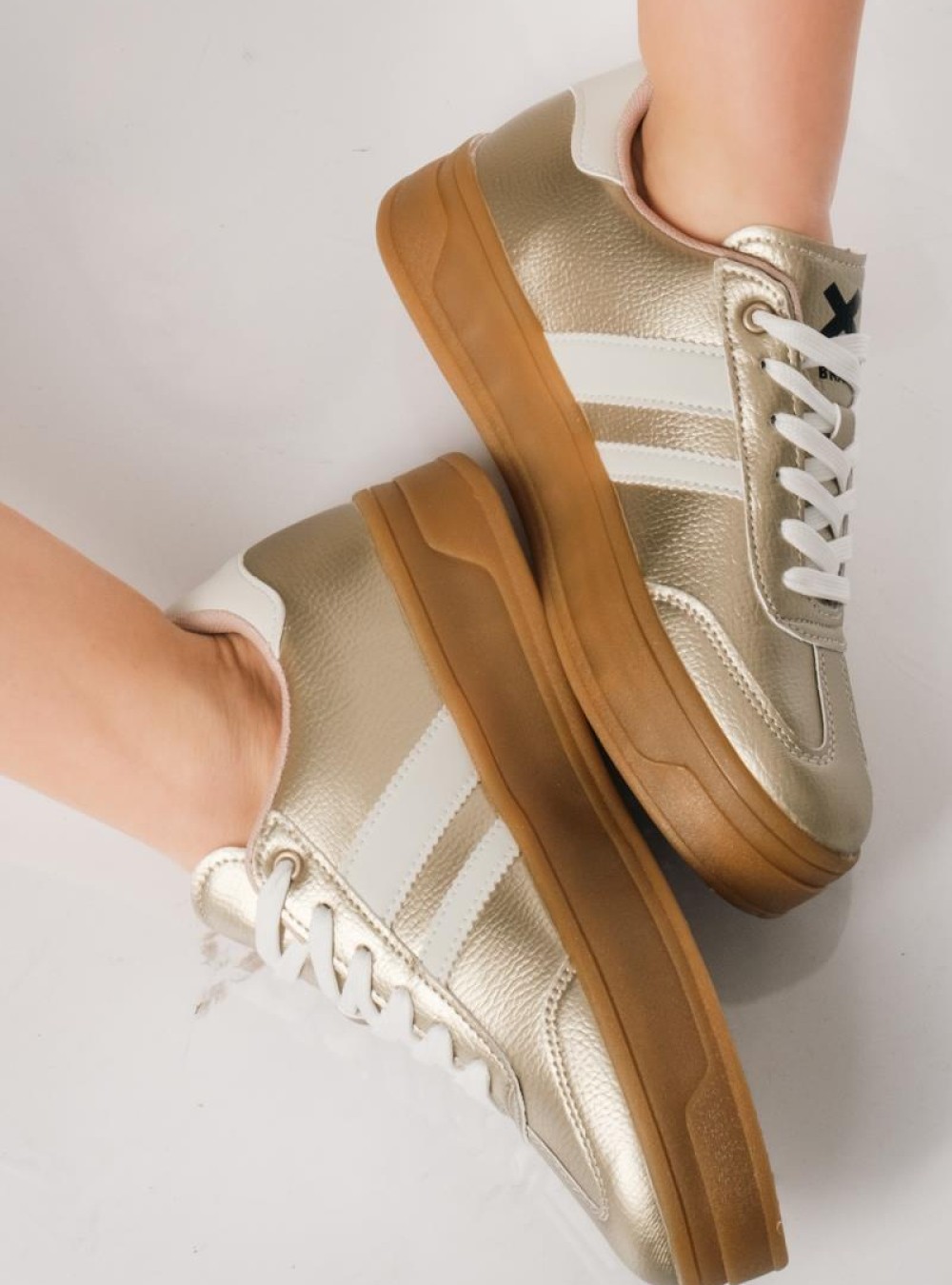 XTI Street style δίσολα sneakers ΧΡΥΣΟ XTI Street style δίσολα sneakers ΧΡΥΣΟ