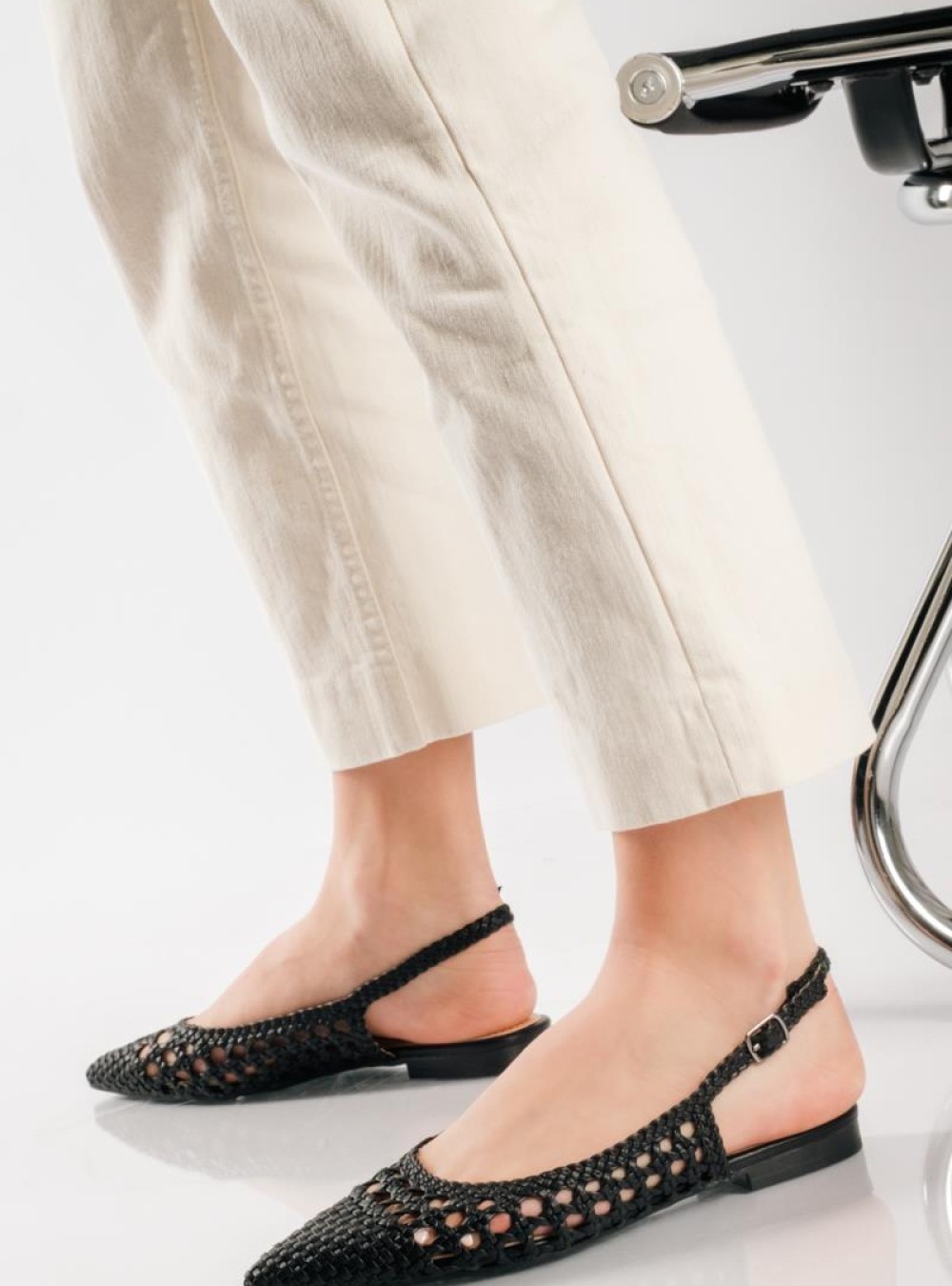 Slingback μπαλαρίνες με διάτρητο σχέδιο ΜΑΥΡΟ Slingback μπαλαρίνες με διάτρητο σχέδιο ΜΑΥΡΟ