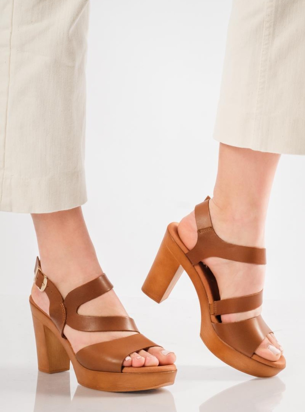 RAGAZZA δερμάτινα πέδιλα με ιδιαίτερο κόψιμο ΤΑΜΠΑ RAGAZZA δερμάτινα πέδιλα με ιδιαίτερο κόψιμο ΤΑΜΠΑ