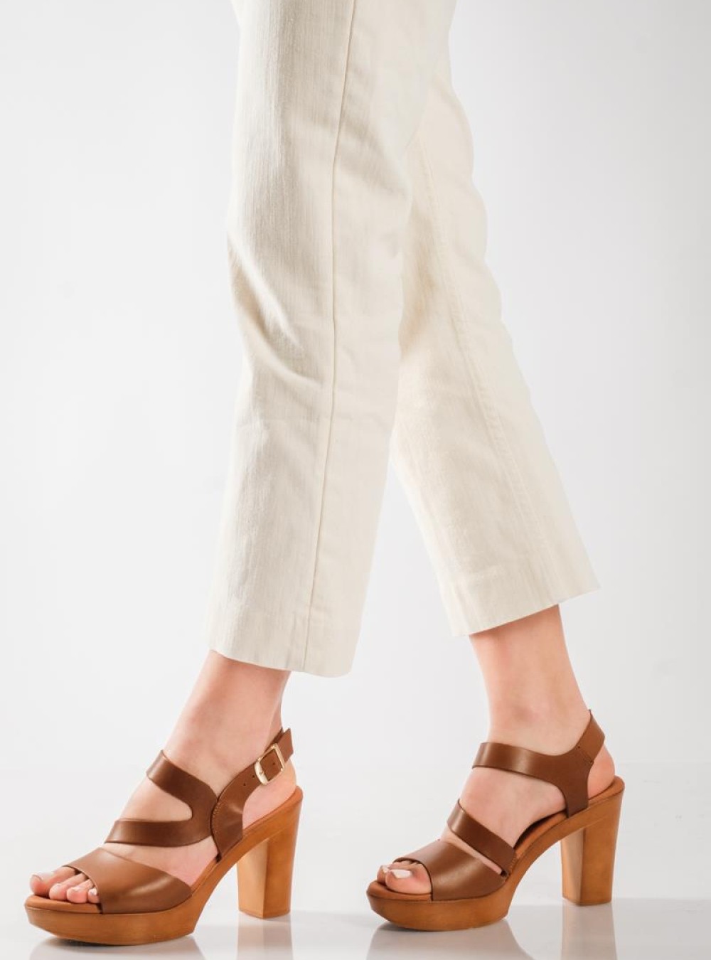 RAGAZZA δερμάτινα πέδιλα με ιδιαίτερο κόψιμο ΤΑΜΠΑ RAGAZZA δερμάτινα πέδιλα με ιδιαίτερο κόψιμο ΤΑΜΠΑ