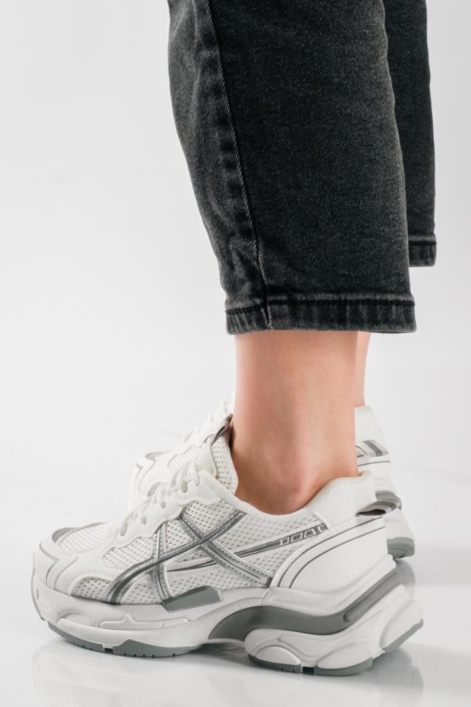 Running sneakers σε συνδυσμό υλικών ΑΣΗΜΙ Running sneakers σε συνδυσμό υλικών ΑΣΗΜΙ