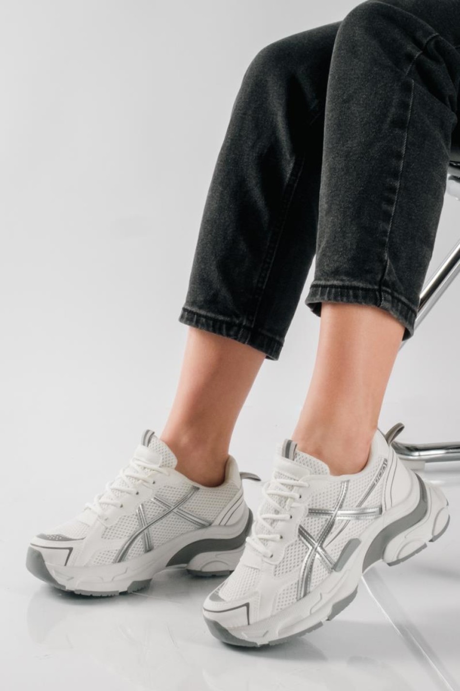 Running sneakers σε συνδυσμό υλικών ΑΣΗΜΙ Running sneakers σε συνδυσμό υλικών ΑΣΗΜΙ